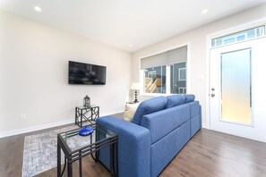 Living area - TownHome In Ottawa! (Ottawa)