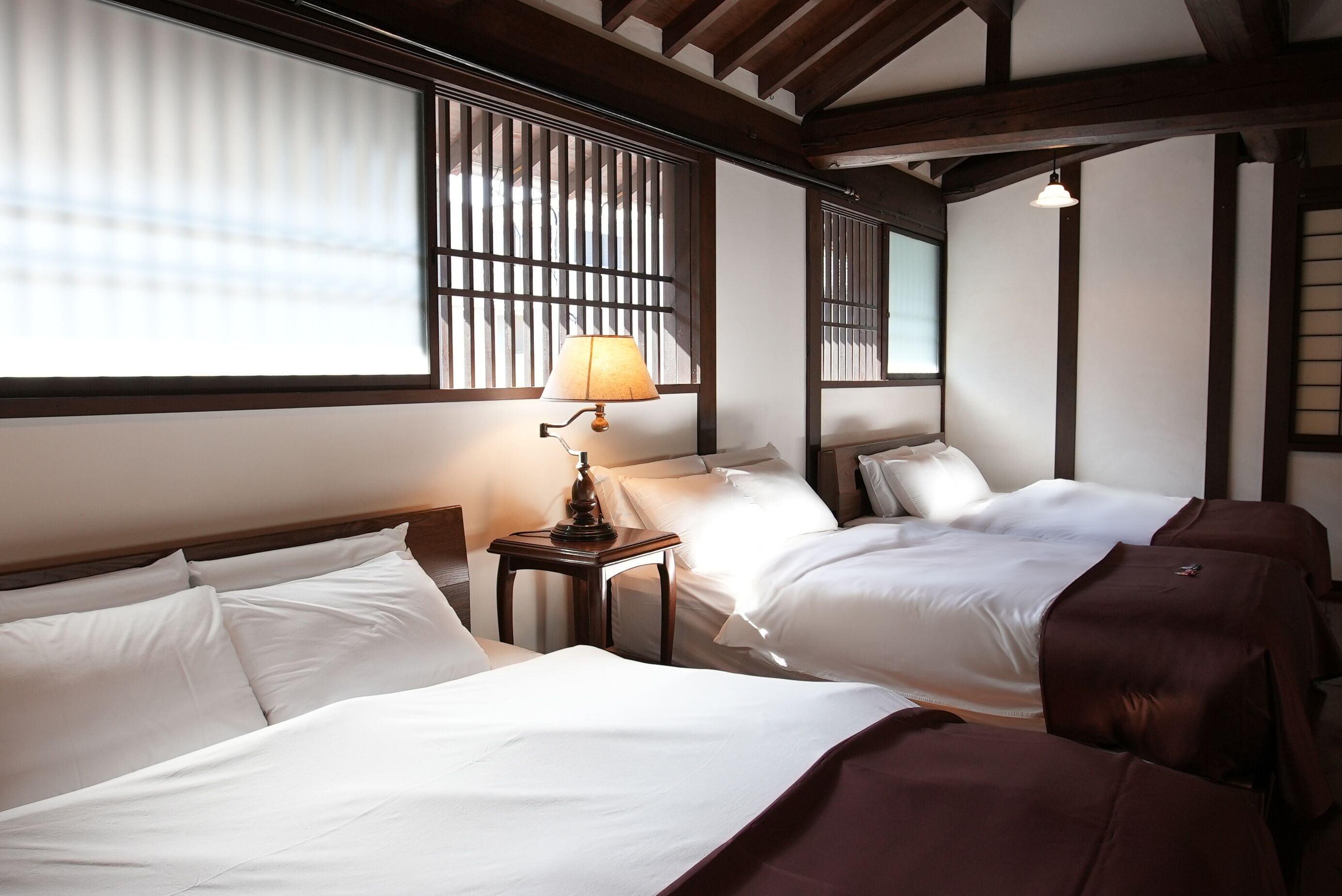 ラグジュアリー タウンホーム | 2 室のベッドルーム、客室ごとに異なる装飾、客室ごとに異なるインテリア、デスク