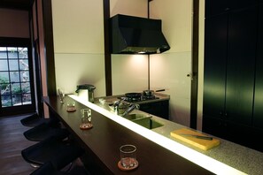 Luxury Townhome | Private kitchen | Full-size fridge, microwave, oven, stovetop - KAMIYASHIKI Private Hotel Self Check-in (Osaka)