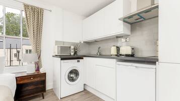 Basic Room | Private kitchen