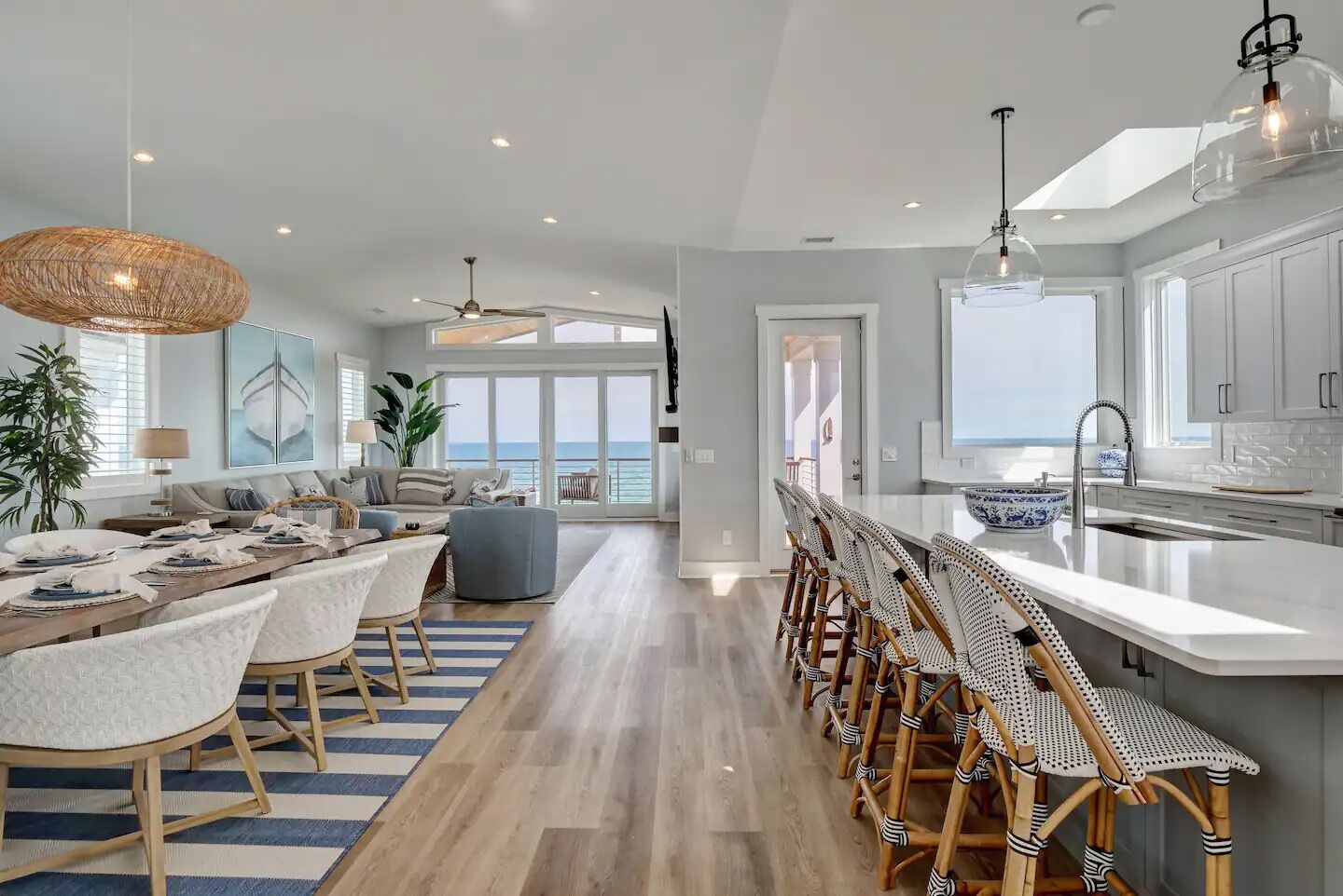 Carolina Dream: Magnificent 6 bedroom oceanfront home
