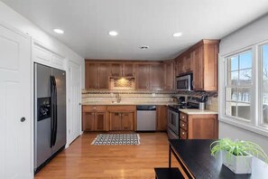 Paper towels, dining tables - Lakeside Condo, Hot Tub and Great View of Table Rock Lake (Kimberling City)