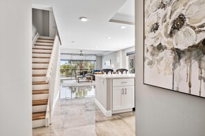 Interior - Spacious two story 2-bedroom condo in gorgeous Jupiter (Jupiter)
