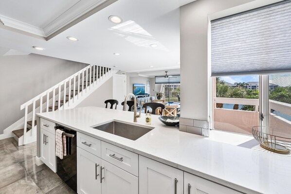 Interior - Spacious two story 2-bedroom condo in gorgeous Jupiter (Jupiter)