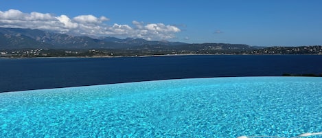 Utomhuspool