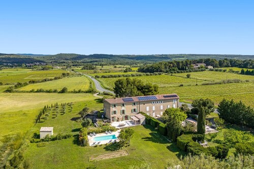 Villa Les Juliannes by Villa Plus