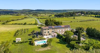 Villa Les Juliannes by Villa Plus