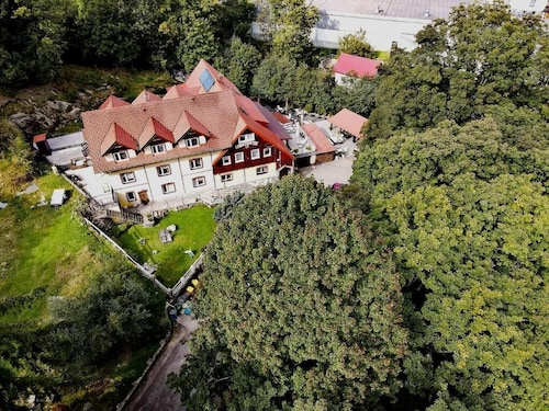 Harmont Montis (dawna Zającówka) leśna enklawa w centrum miasta