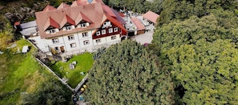 Harmont Montis (dawna Zającówka) leśna enklawa w centrum miasta