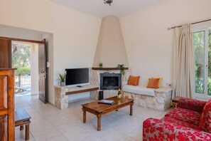 Smart TV - Villa Oceana by Villa Plus (Neo Chorio)