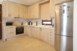 Microwave, dishwasher