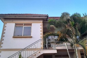 Exterior detail - The Berroni Residence (Kampala)