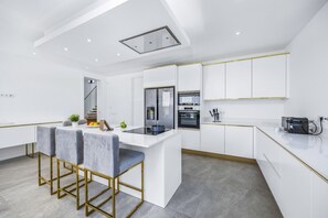 Microwave, dishwasher, coffee/tea maker - Villa Opala by Villa Plus (Vale Rebelho)