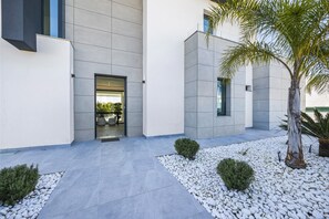 Exterior detail - Villa Opala by Villa Plus (Vale Rebelho)