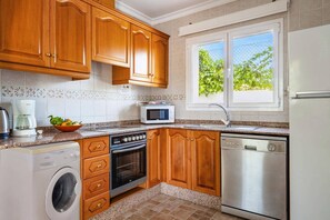 Mikrobølgeovn og oppvaskmaskin