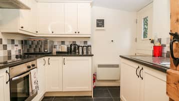 Cookware/dishes/utensils