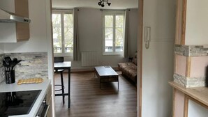 Uklassifisert bilde, 4 av 16, knapp