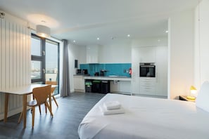 Studio Affaires | Bureau, Wi-Fi gratuit, draps fournis