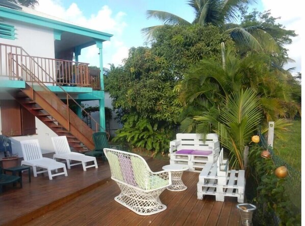 Terrace/patio - L'orchidée - Location Dans un Lieu Calme (Sainte-Anne)