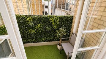 Apartamento Royal, baño privado, vistas al parque | Terraza o patio