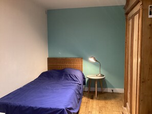 3 chambres, fer et planche à repasser, Wi-Fi, draps fournis