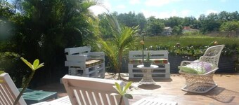L'hibiscus - Location Dans un Lieu Calme