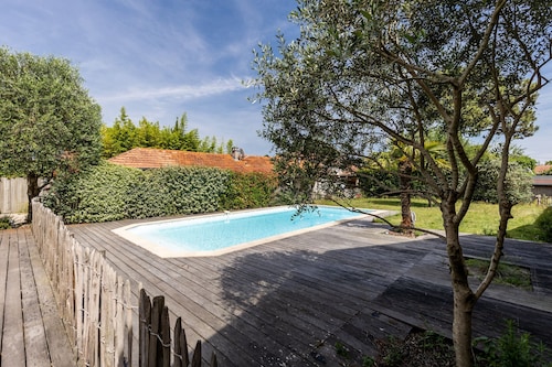 À 400m de la plage, maison pour 12 avec piscine