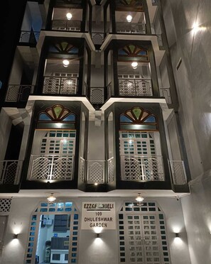 Exterior detail - Gorgeous hotel with free and unlimited WiFi and parking space in vibrant Jaipur (Jaipur)