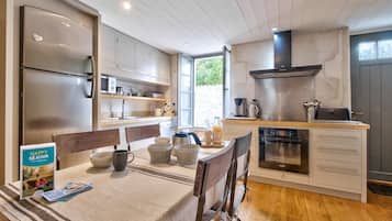 Réfrigérateur, micro-ondes, four, lave-vaisselle