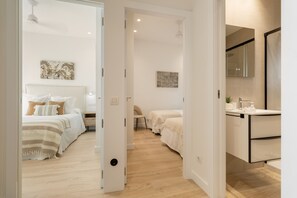 2 bedrooms, iron/ironing board, bed sheets