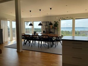 Dining - Spacious villa with stunning views of Mariehamn (Kalmsta)