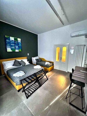 Tremannsrom | Minibar, safe på rommet og wi-fi (inkludert)