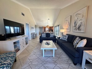 TV, DVD player - Cathedral ceilings and incredible views in this 2Bed/2Bath Condo (Sarasota)
