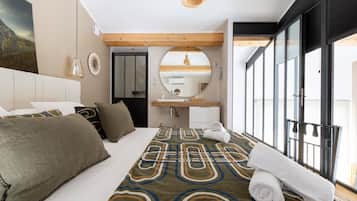 Panoramic Loft | Bathroom | Hair dryer, bathrobes, slippers, towels