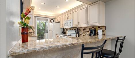 Réfrigérateur, micro-ondes, four, lave-vaisselle