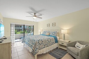 2 bedrooms, iron/ironing board, WiFi, bed sheets - Relax and Enjoy Crescent beach 2 Bd/ 2Ba (Sarasota)