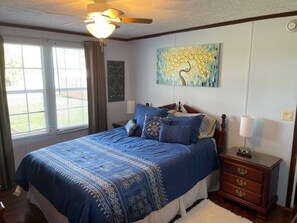 4 soverom, safe på rommet, skrivebord og strykejern/-brett