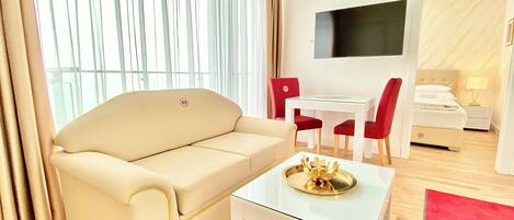 En 43-tommers smart-TV med kabel-kanaler