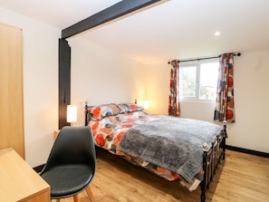 3 bedrooms, individually decorated, individually furnished, free WiFi