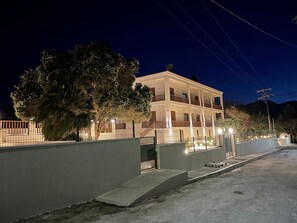 Exterior - Riviera Vista Luxury Homes, Almyros 2bd Suite with Seaview and shared pool  (Dramia)