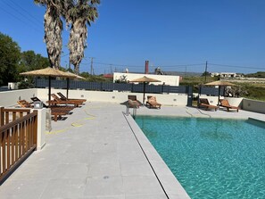 Outdoor pool - Riviera Vista Luxury Homes, Almyros 2bd Suite with Seaview and shared pool  (Dramia)