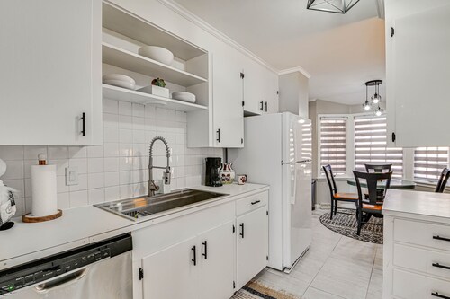 Spacious Starkville Home: 4 Mi to MSU Campus