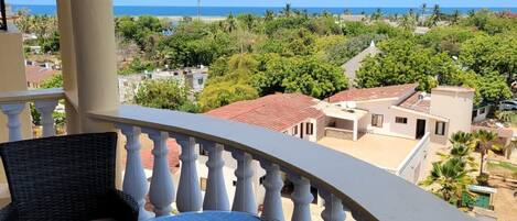 Family Apartment | Balcony