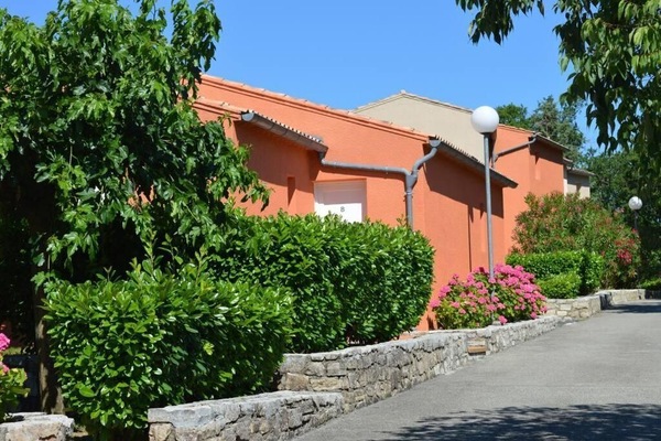 ensemble de maisons mitoyennes