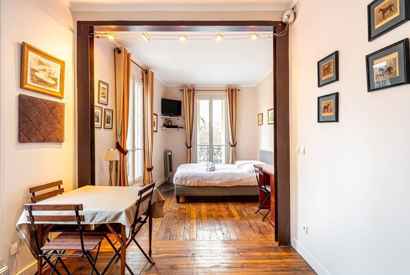 1 camera, ferro/asse da stiro, accesso a Internet