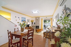 Dining - Casa Estrela do Mar | 2 Bedrooms | São Rafael Beach | Albufeira (Albufeira)