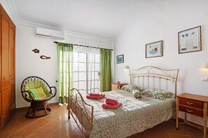 1 室のベッドルーム、アイロン / アイロン台、WiFi (無料)、ベッドシーツ