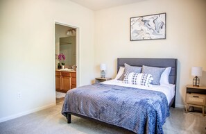 2 bedrooms, iron/ironing board, WiFi, bed sheets