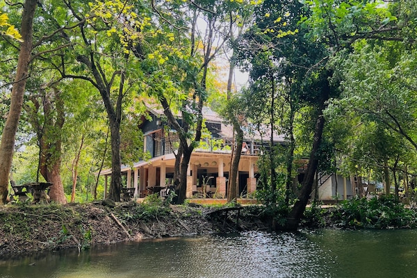 Fachada da propriedade