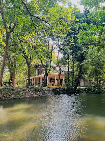Front of property. Sigiri Vananthara